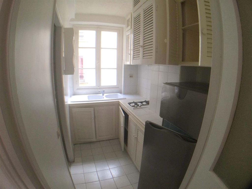 Appartement 2 pièces 35m² PARIS 18ème photo 3