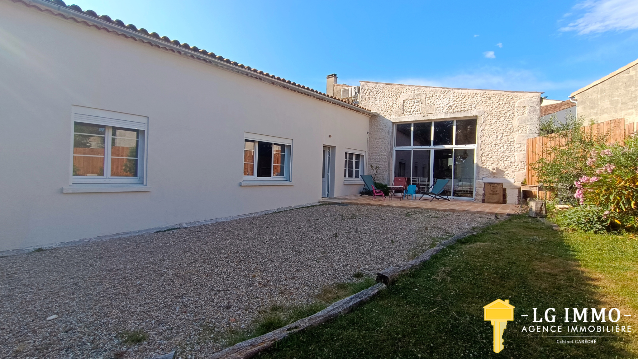 Maison 7 pièces 180 m² · à Chenac St Seurin D Uzet · 180 m² · 380 000 €