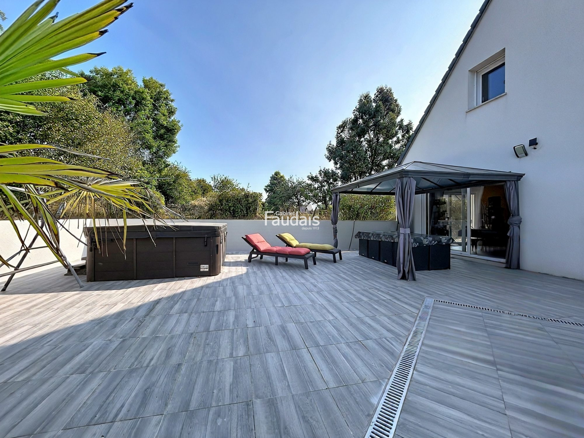 Maison 8 pièces 148 m² · à Montsenelle · 148 m² · 286 000 €