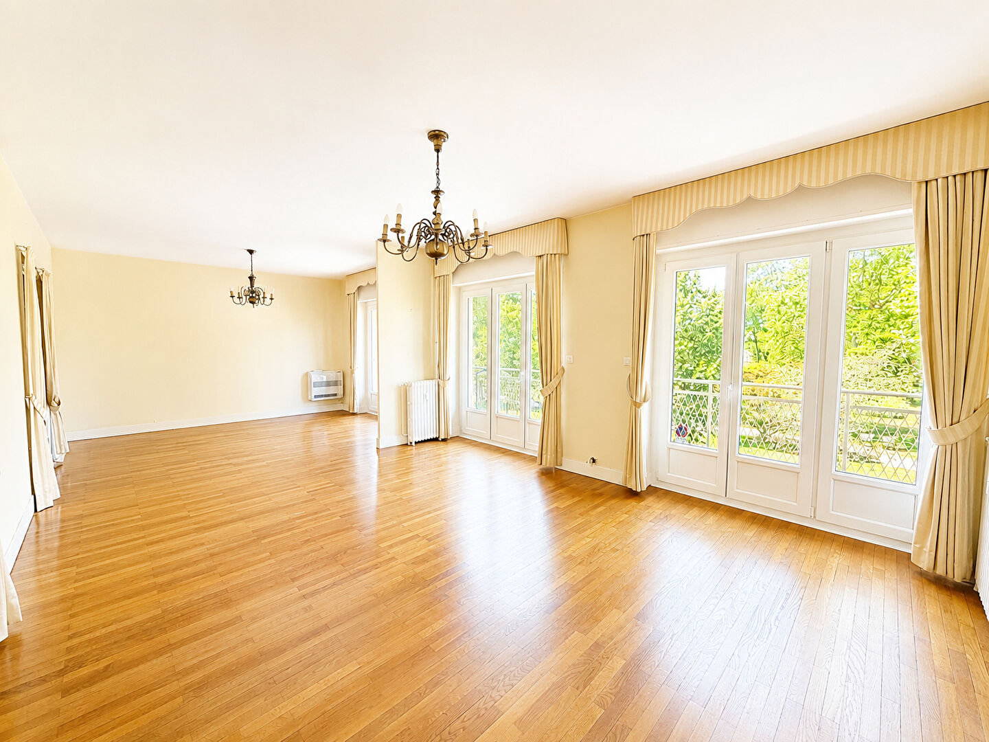 Appartement 5 pièces 165 m² · à Roanne · 165 m² · 150 000 €