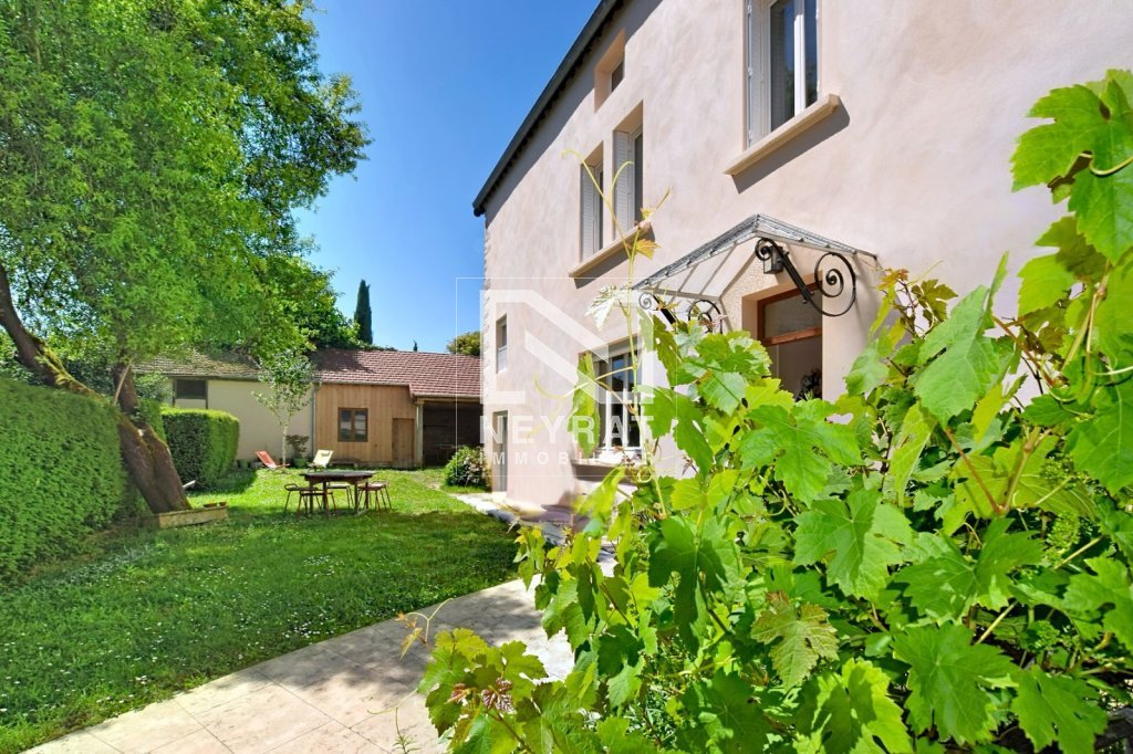 Maison 10 pièces 287 m² · à Givry · 287 m² · 549 000 €