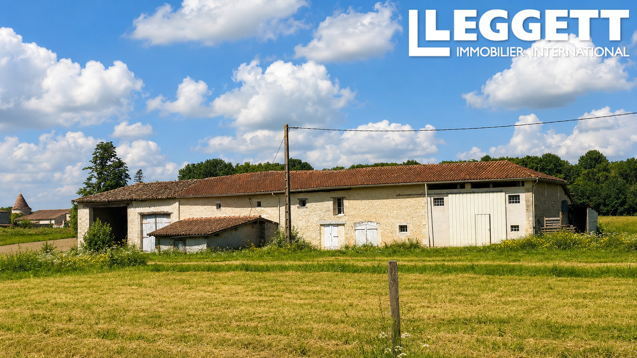 Maison 8 pièces 244 m² · à Léoville · 244 m² · 265 000 €
