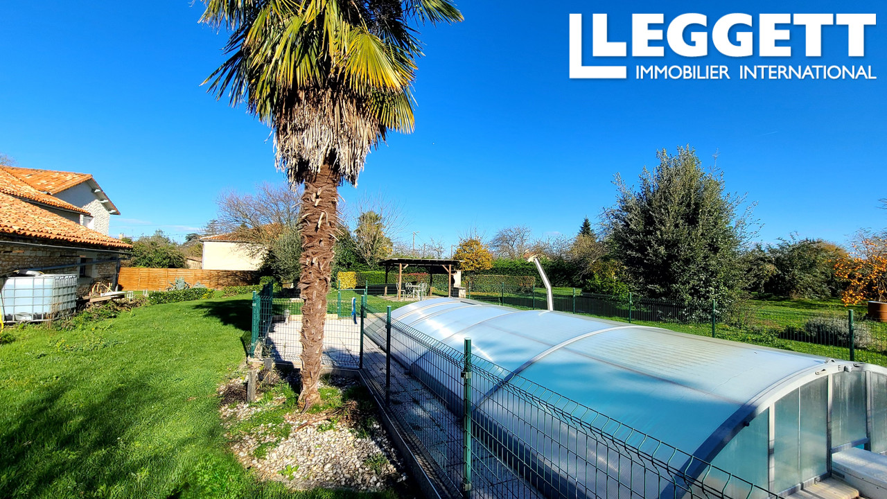 Maison 9 pièces 170 m² · à Savigne · 170 m² · 229 000 €