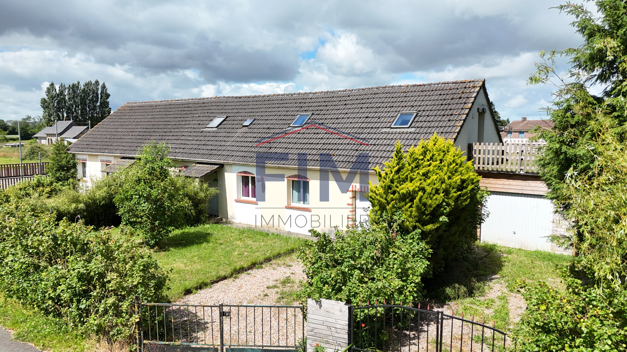 Maison 10 pièces 196 m² · à Londinieres · 196 m² · 240 000 €