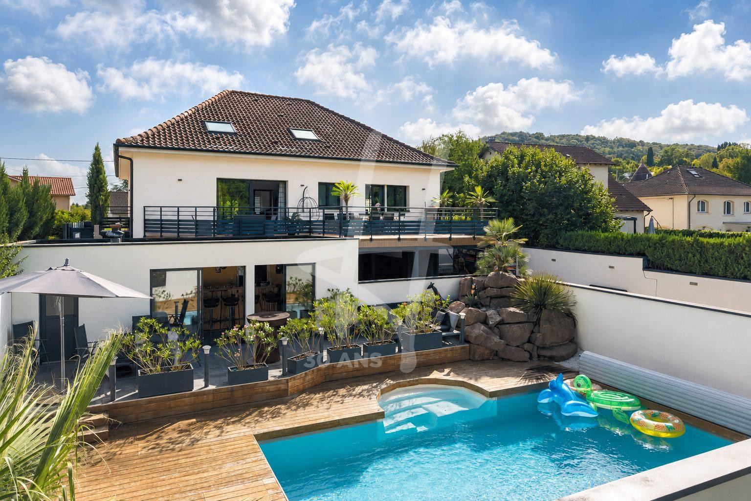 Maison 6 pièces 258 m² · à Vaux · 258 m² · 699 000 €