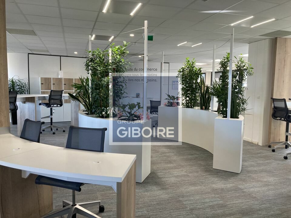 Local commercial 980 m² · à Angers · 980 m² · 13 895 €/mois