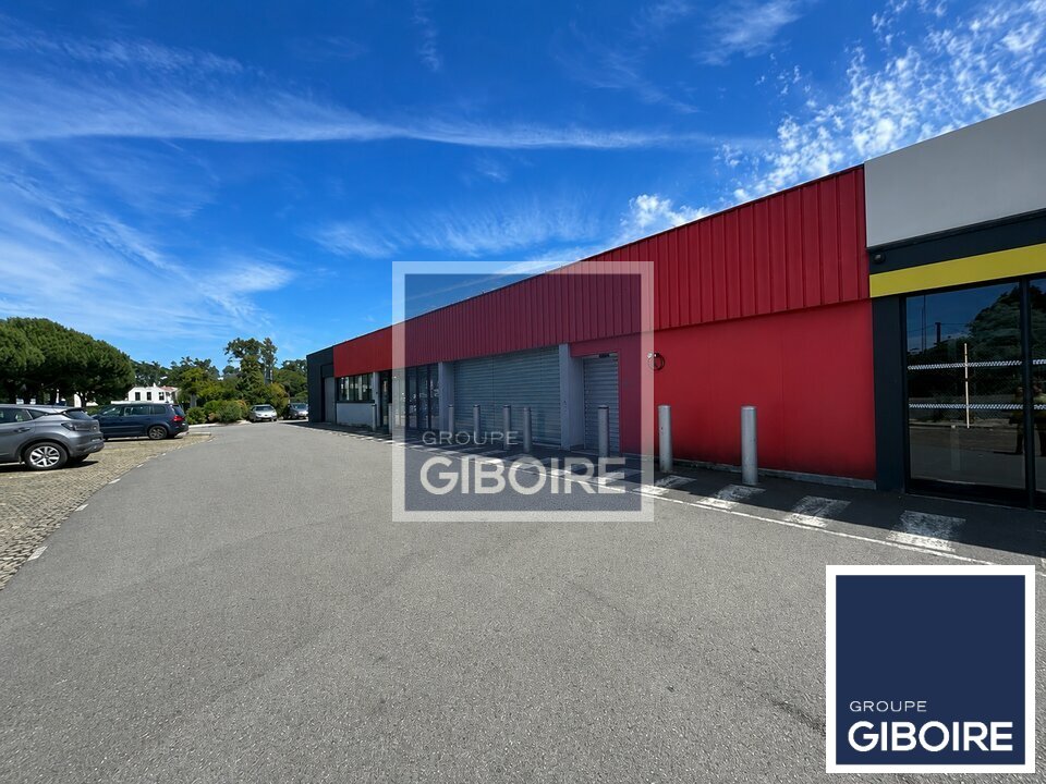 Local commercial 840 m² · à Nantes · 840 m² · 8 333 €/mois