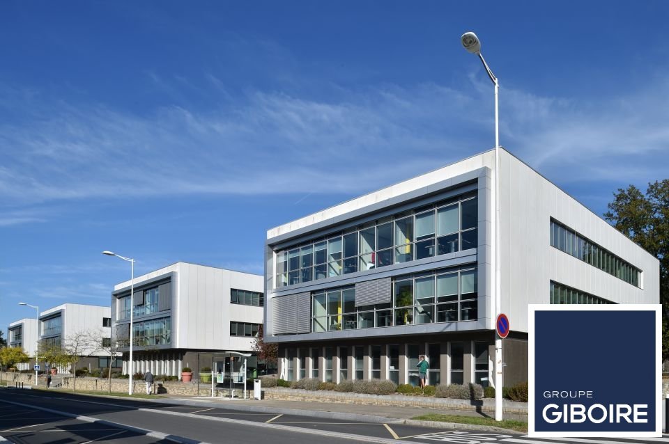 Local commercial 3638 m² · à Saint-Herblain · 3 638 m² · 36 380 €/mois