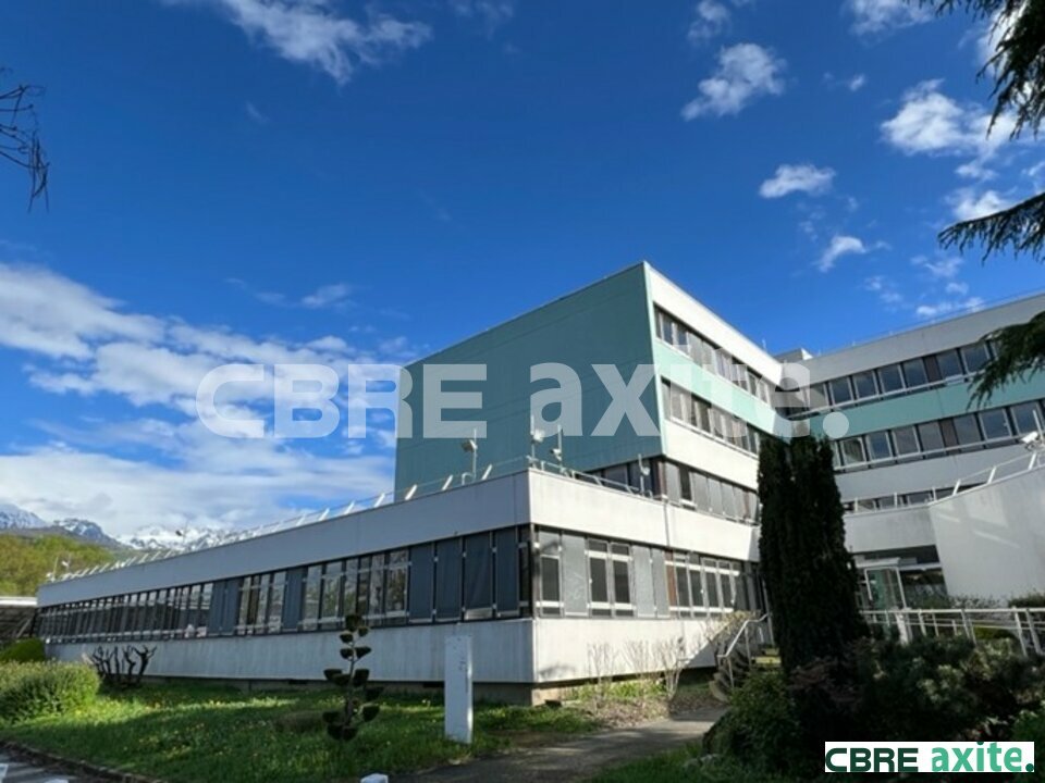 Local commercial 1457 m² · à St Martin D Heres · 1 457 m² · 22 462 €/mois