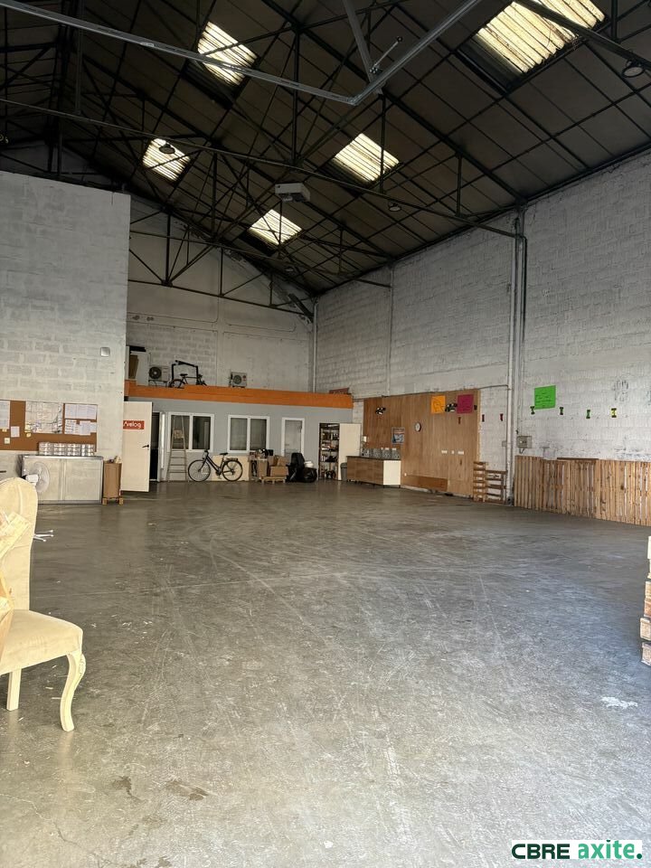 Local commercial 270 m² · à Grenoble · 270 m² · 1 800 €/mois