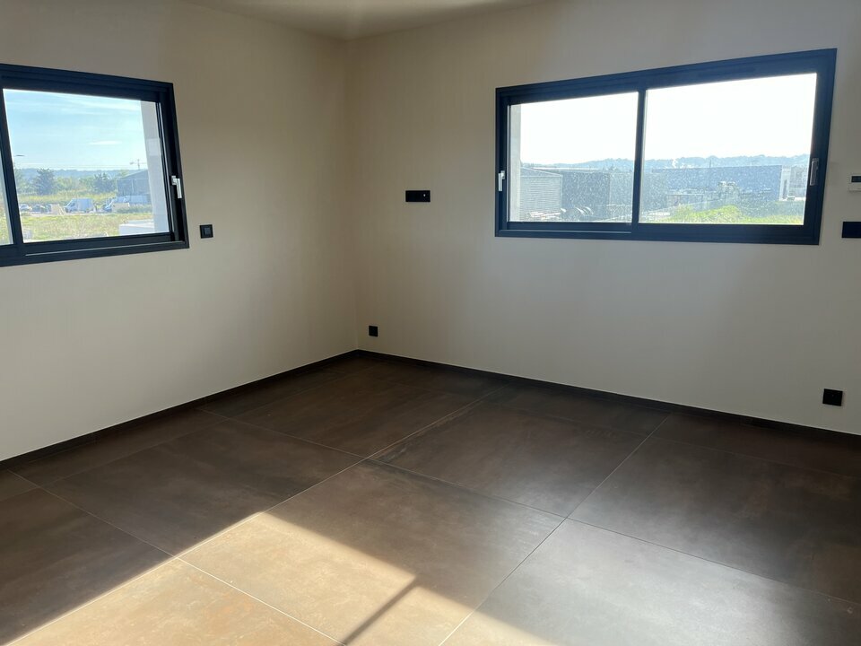 Local commercial 97 m² · à Vauvert · 97 m² · 1 157 €/mois