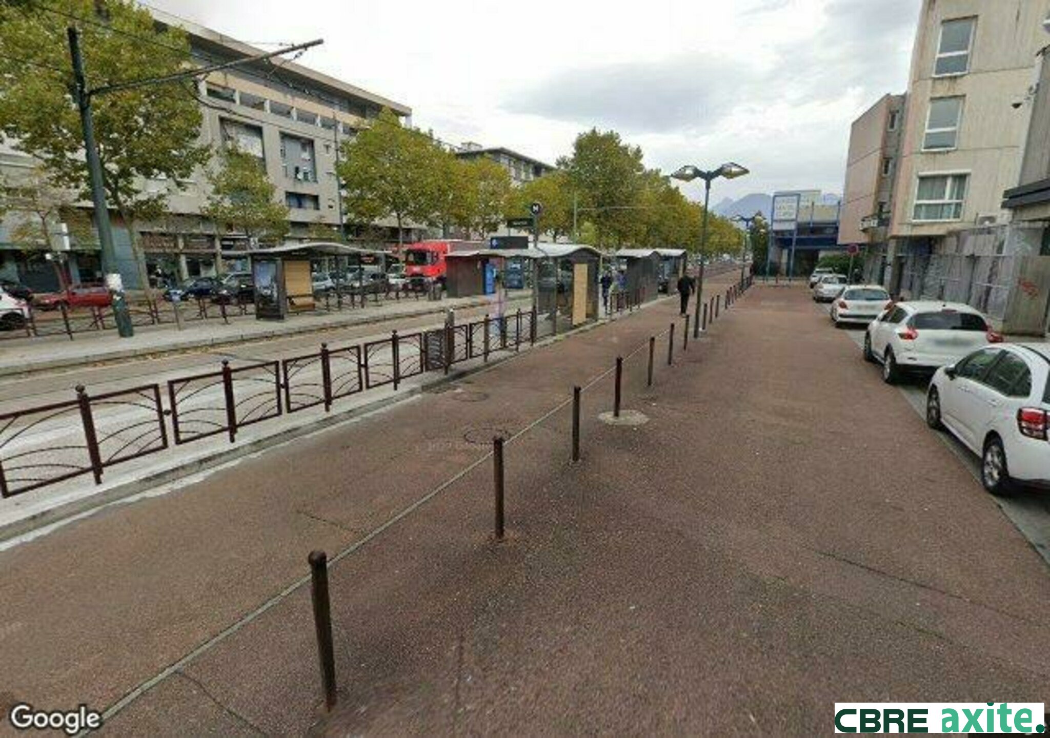 Local commercial 408 m² · à Echirolles · 408 m² · 823 847 €