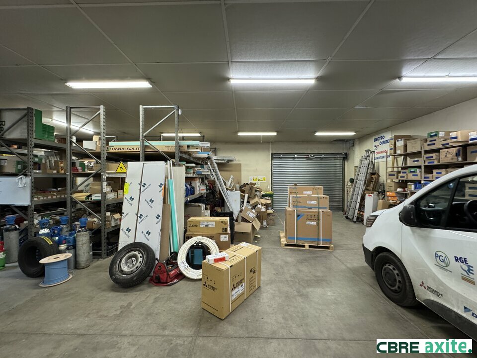 Local commercial 400 m² · à Grenoble · 400 m² · 2 667 €/mois