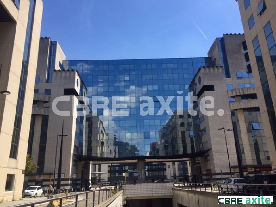 Local commercial 1161 m² · à Grenoble · 1 161 m² · 18 351 €/mois