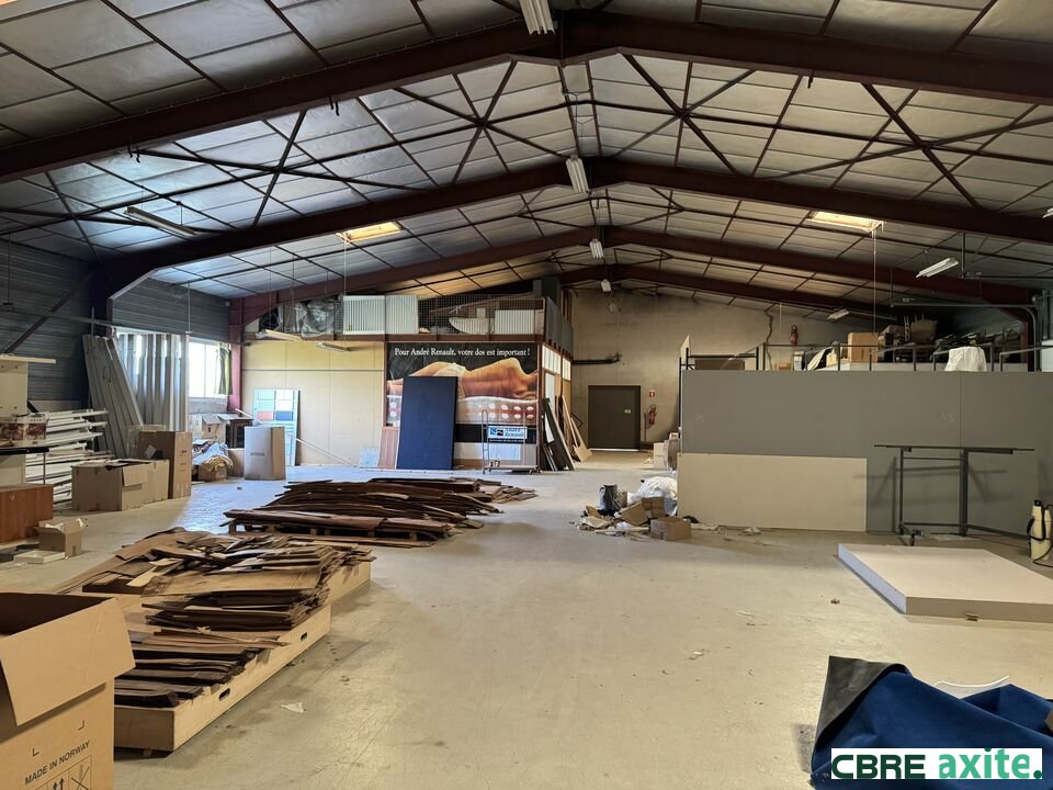 Local commercial 2056 m² · à Le Grand Lemps · 2 056 m² · 939 750 €