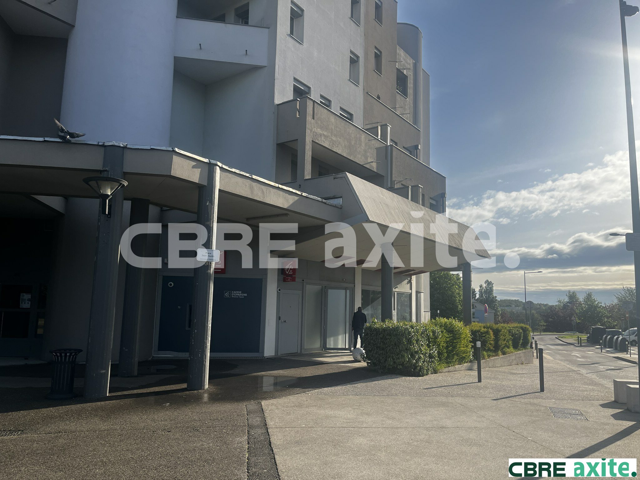 Local commercial 98 m² · à Villefontaine · 98 m² · 189 000 €