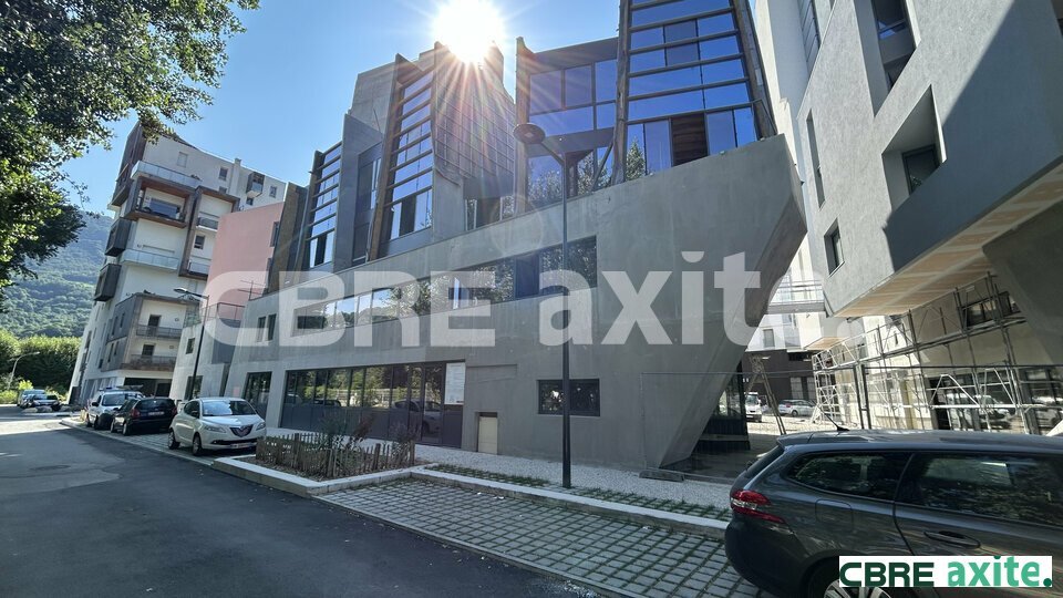 Local commercial 962 m² · à Grenoble · 962 m² · 2 130 897 €