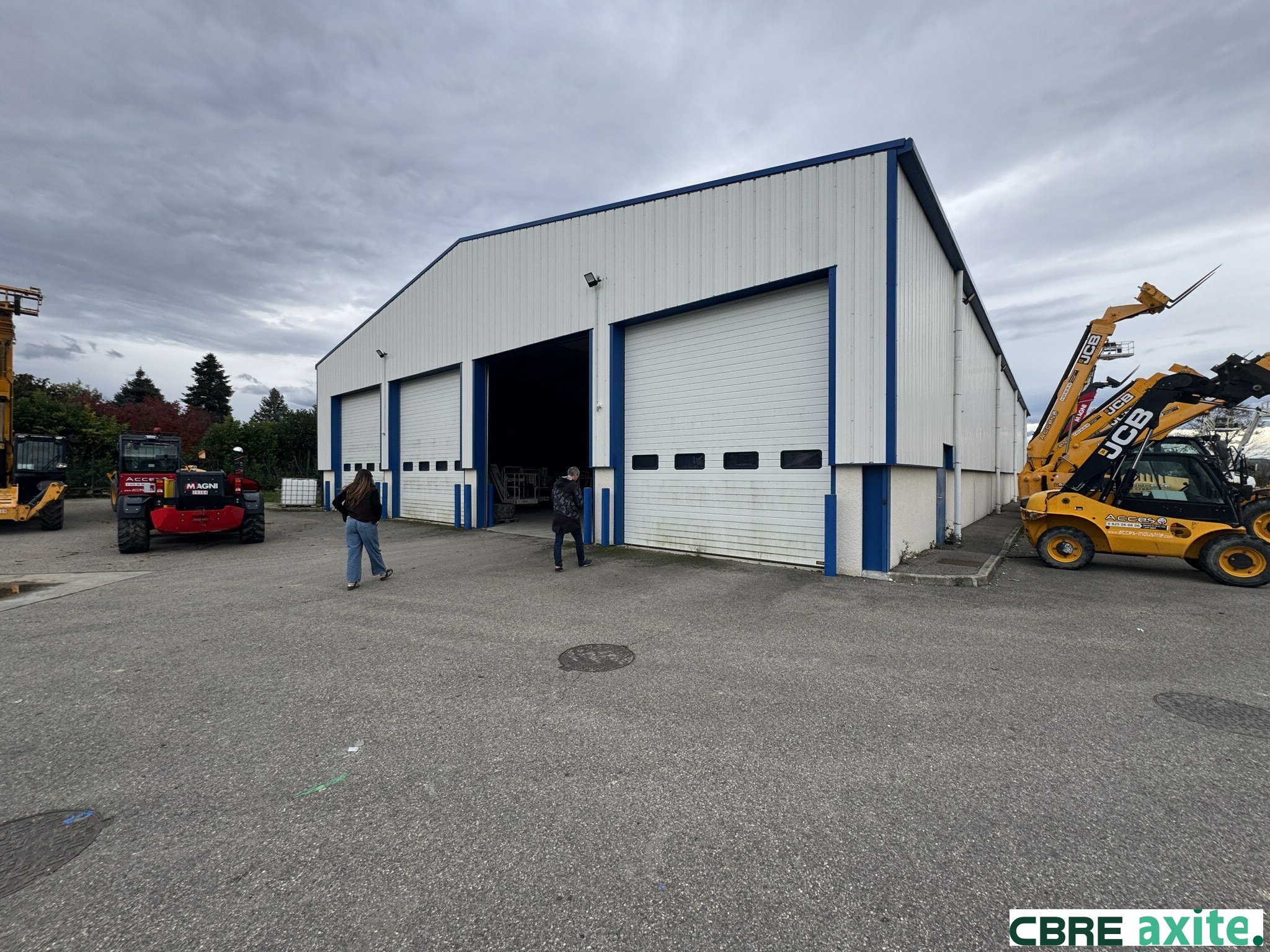 Local commercial 883 m² · à La Frette · 883 m² · 735 000 €