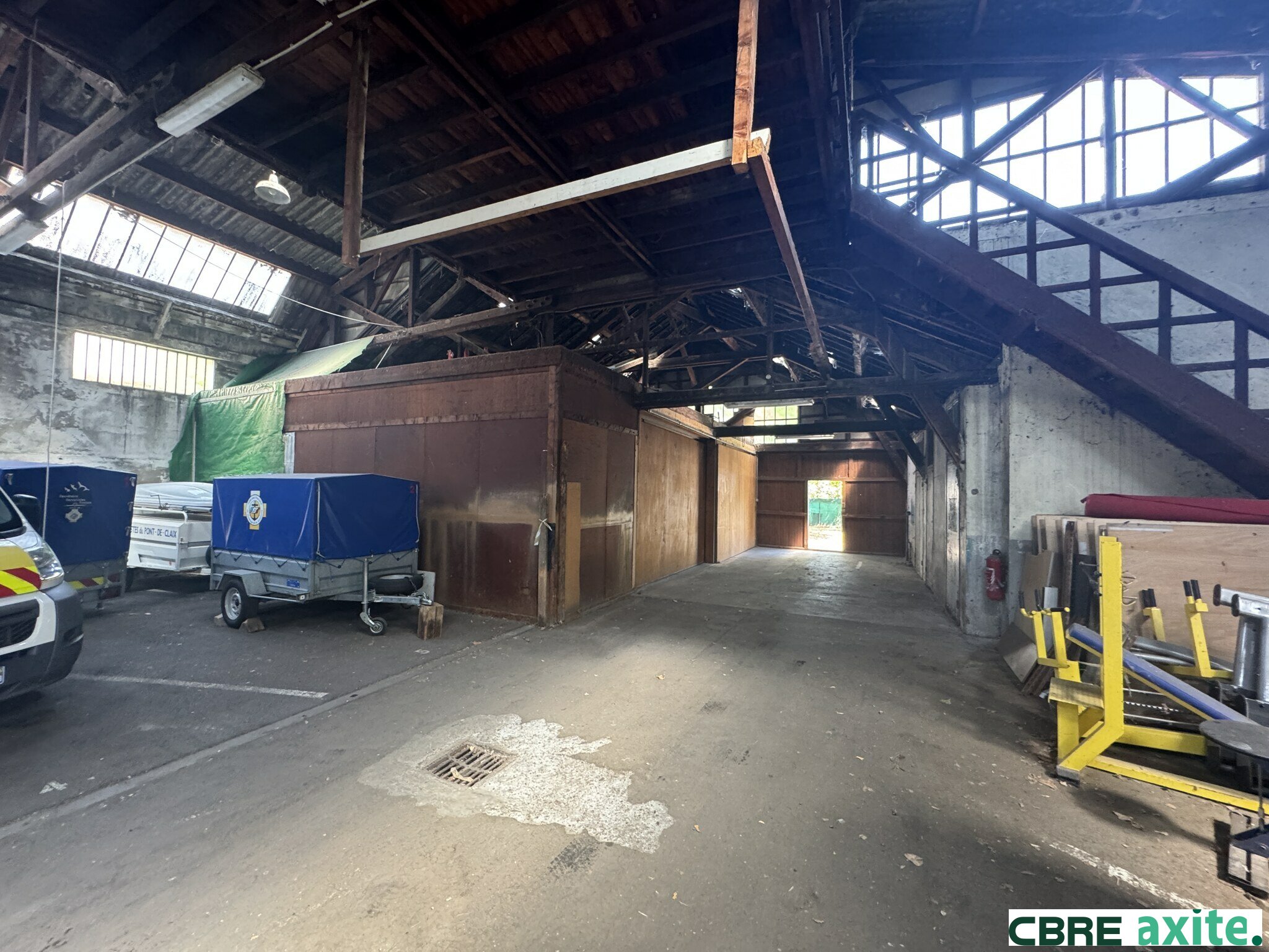 Local commercial 666 m² · à Le Pont de Claix · 666 m² · 363 300 €