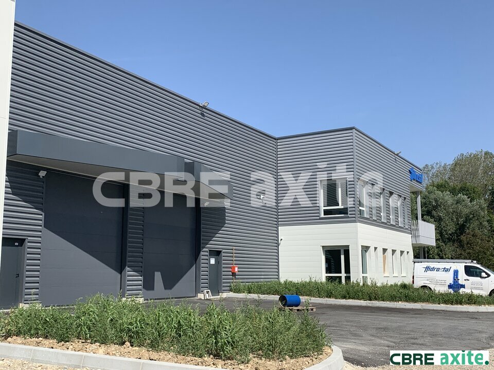 Local commercial 3502 m² · à Bourgoin Jallieu · 3 502 m² · 5 322 580 €