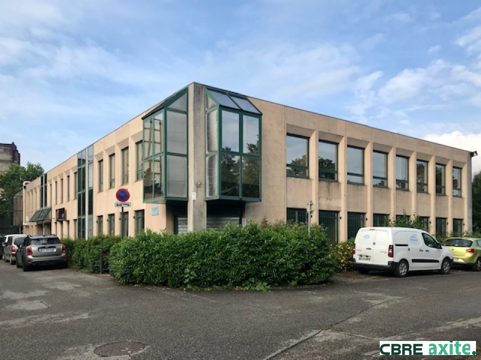 Local commercial 438 m² · à Grenoble · 438 m² · 3 520 €/mois