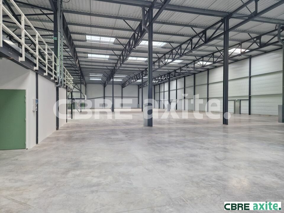 Local commercial 495 m² · à St Quentin Fallavier · 495 m² · 4 219 €/mois