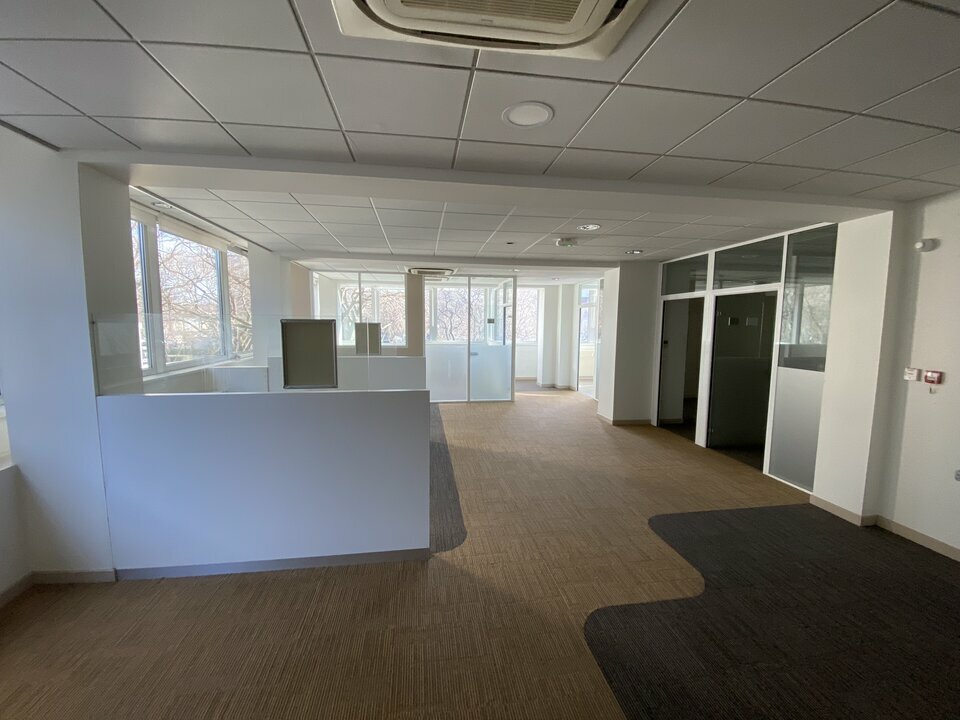 Local commercial 262 m² · à Nimes · 262 m² · 3 904 €/mois