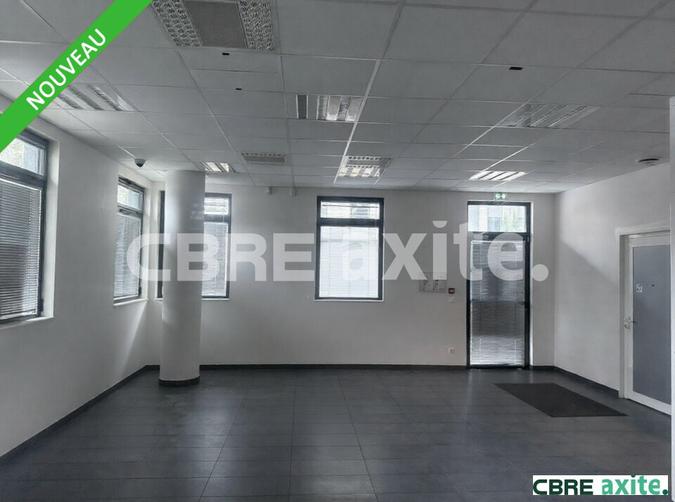 Local commercial 731 m² · à Vienne · 731 m² · 10 470 €/mois