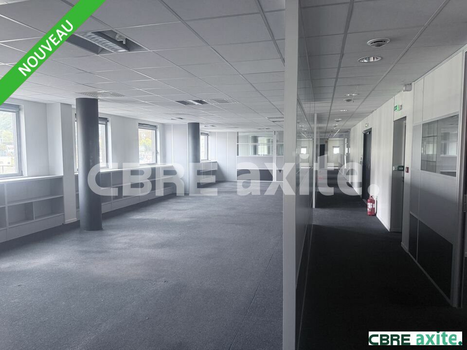 Local commercial 1382 m² · à Vienne · 1 382 m² · 19 341 €/mois