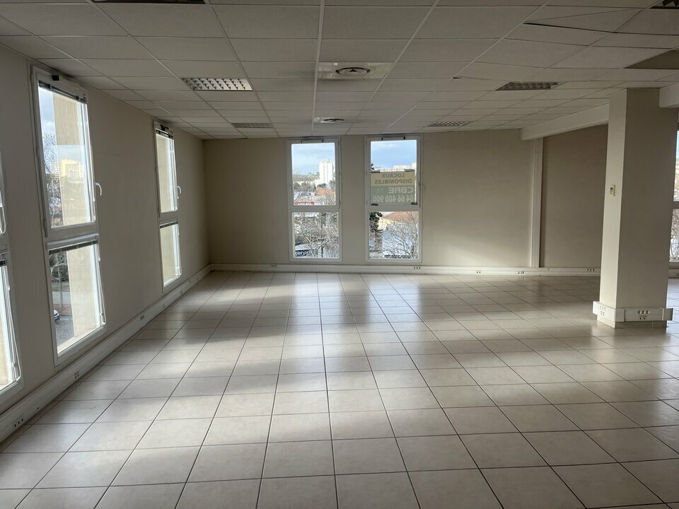 Local commercial 161 m² · à Nimes · 161 m² · 286 200 €
