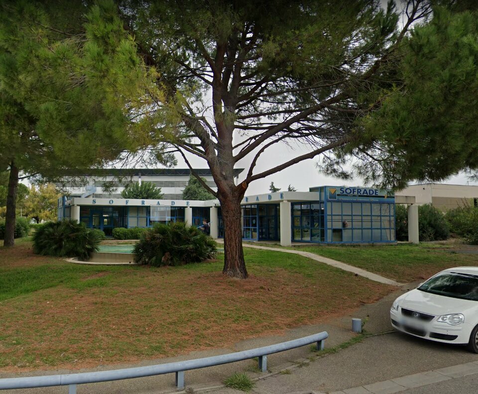 Local commercial 318 m² · à Nimes · 318 m² · 5 133 €/mois