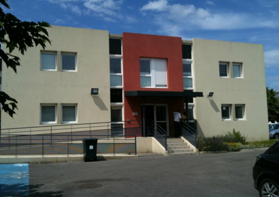 Local commercial 78 m² · à Nimes · 78 m² · 1 064 €/mois