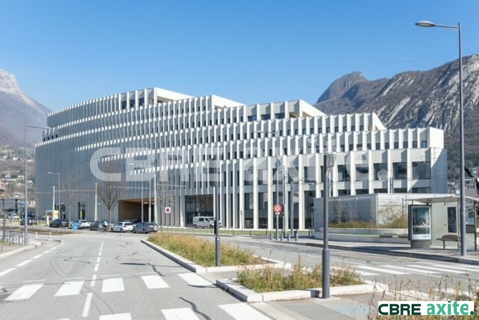 Local commercial 339 m² · à Grenoble · 339 m² · 6 109 €/mois