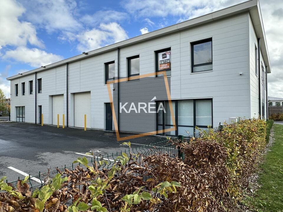 Local commercial 990 m² · à Serris · 990 m² · 10 569 €/mois