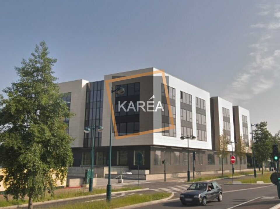 Local commercial 2001 m² · à Jossigny · 2 001 m² · 7 962 978 €