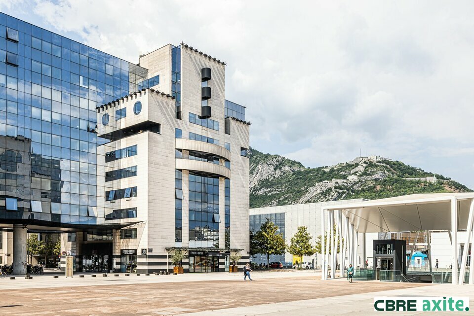 Local commercial 271 m² · à Grenoble · 271 m² · 5 014 €/mois