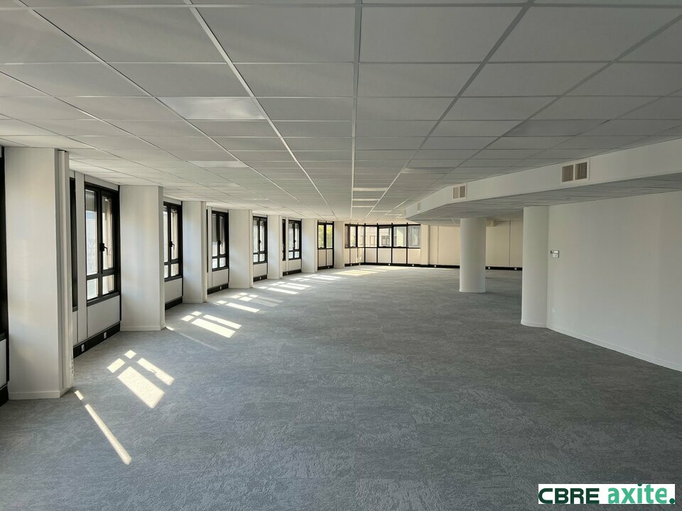 Local commercial 317 m² · à Grenoble · 317 m² · 762 900 €
