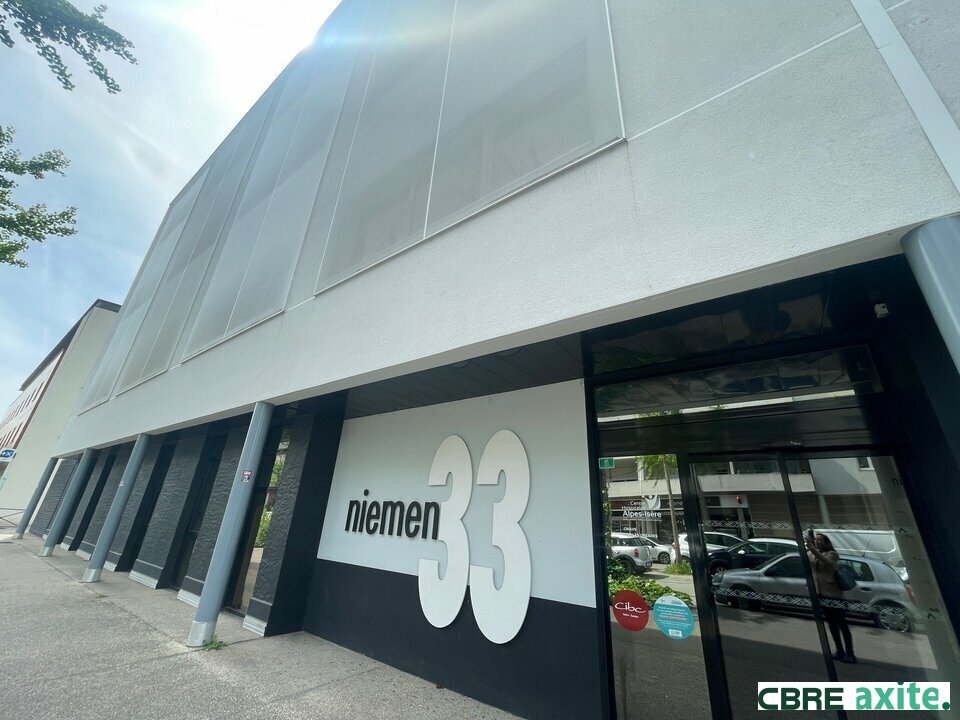 Local commercial 752 m² · à Echirolles · 752 m² · 10 455 €/mois