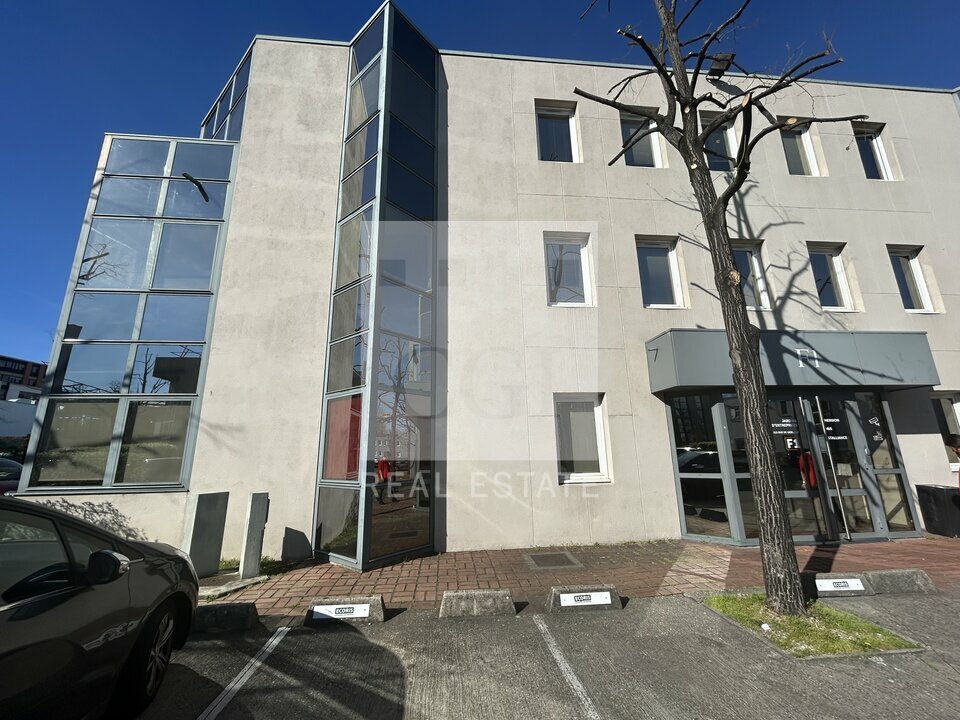 Local commercial 110 m² · à Lyon 07 · 110 m² · 1 805 €/mois