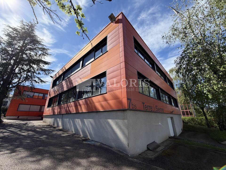 Local commercial 315 m² · à Champagne-au-Mont-d'Or · 315 m² · 3 728 €/mois
