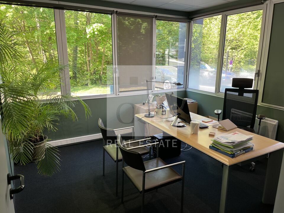 Local commercial 80 m² · à Lissieu · 80 m² · 126 075 €