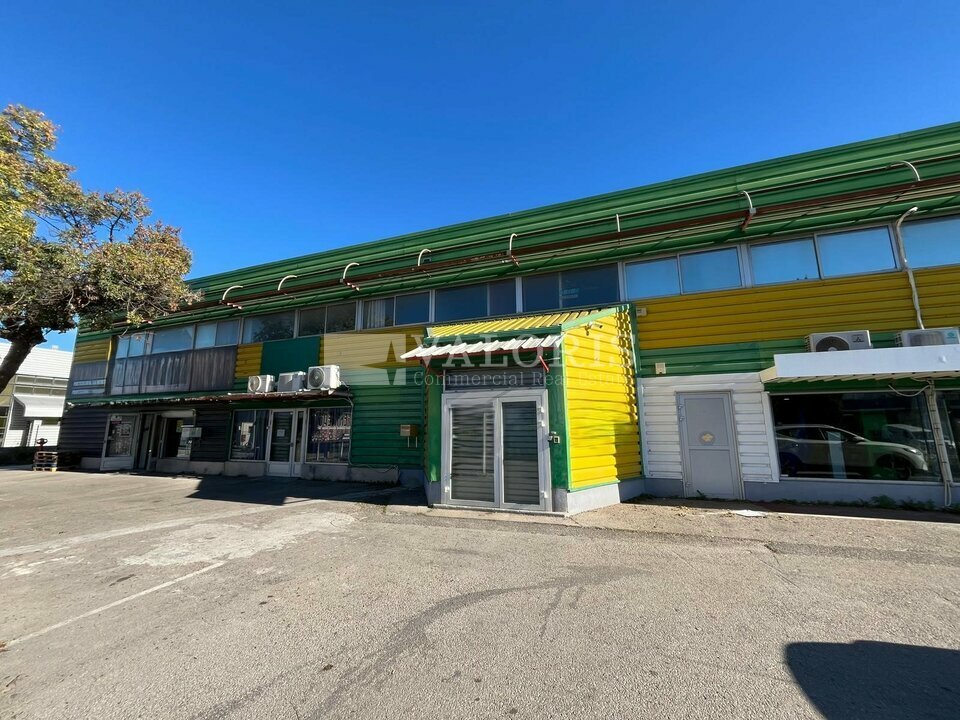 Local commercial 250 m² · à Marignane · 250 m² · 2 542 €/mois
