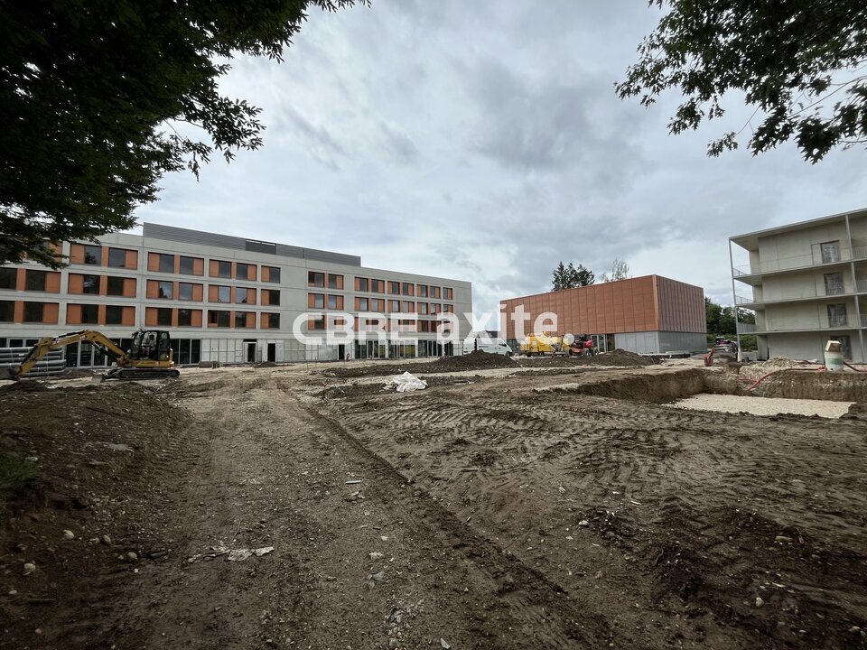 Local commercial 761 m² · à Ferney Voltaire · 761 m² · 2 625 000 €