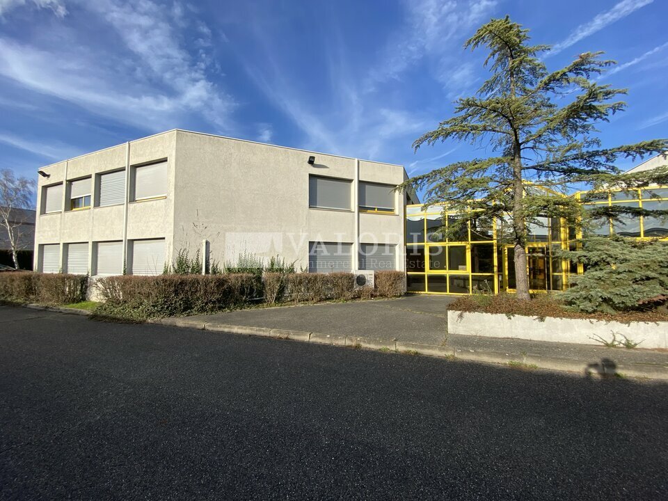 Local commercial 1420 m² · à Miribel · 1 420 m² · 1 577 960 €