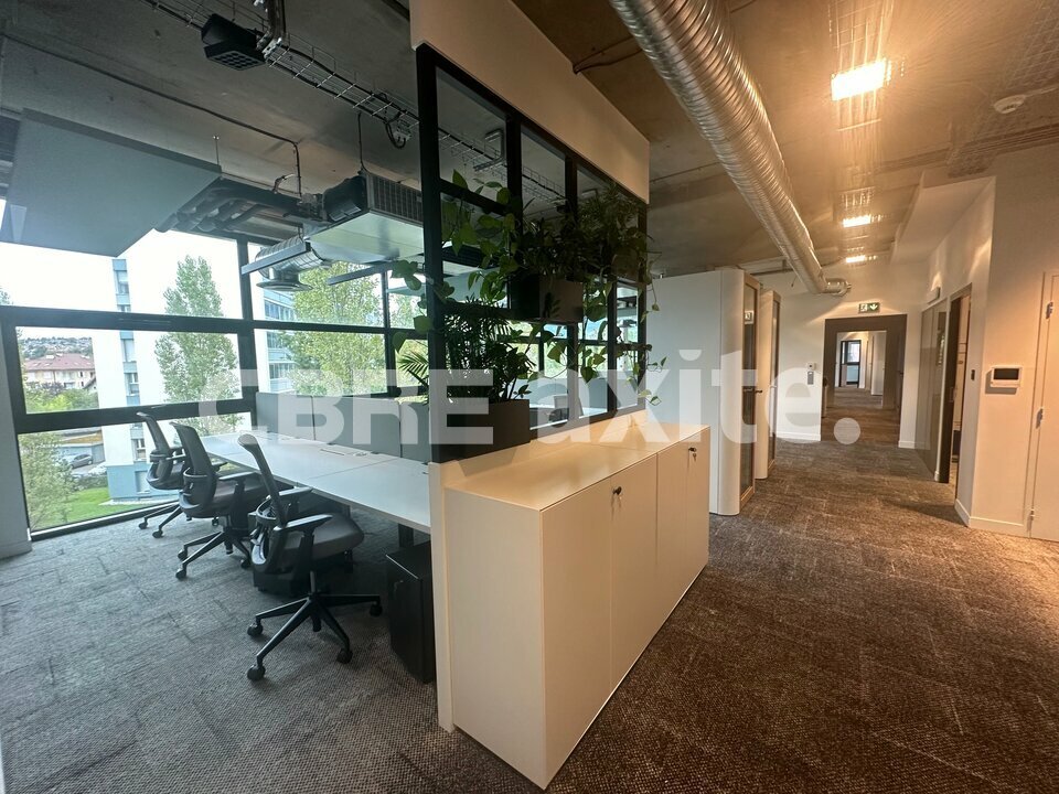 Local commercial 335 m² · à Annecy · 335 m² · 1 390 000 €