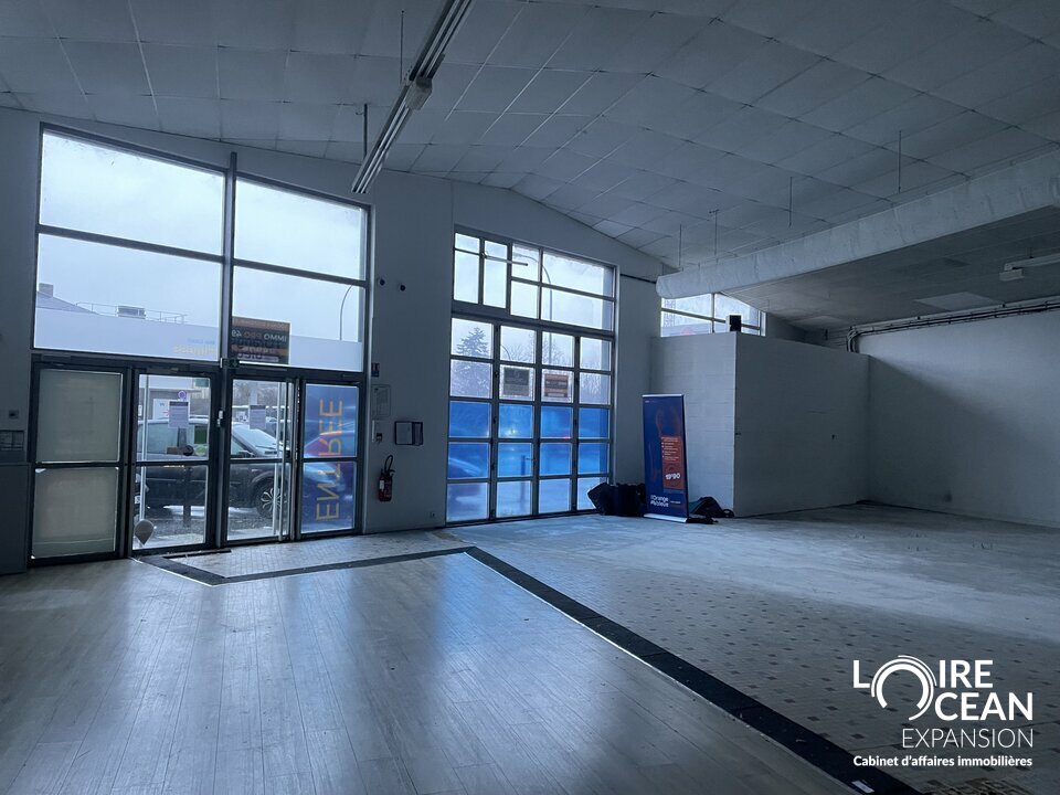 Local commercial 510 m² · à Cholet · 510 m² · 4 117 €/mois
