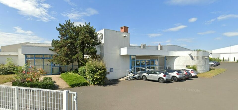 Local commercial 1272 m² · à Clermont Ferrand · 1 272 m² · 8 500 €/mois