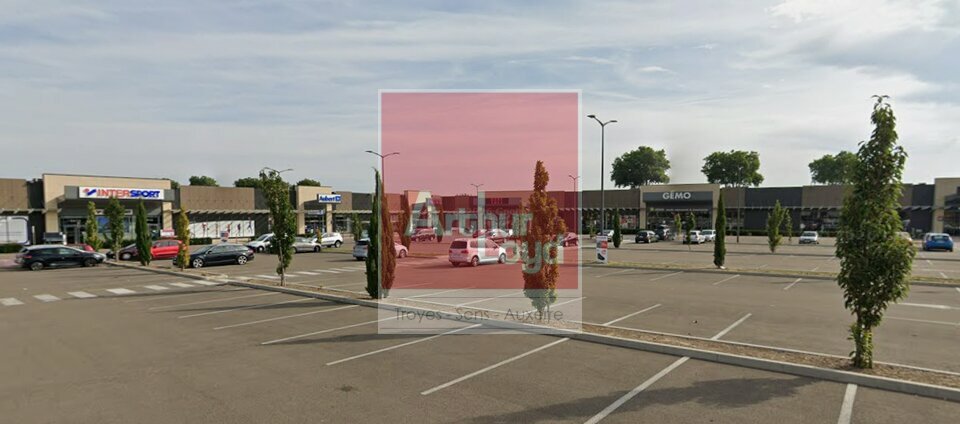 Local commercial 806 m² · à Sens · 806 m² · 7 263 €/mois