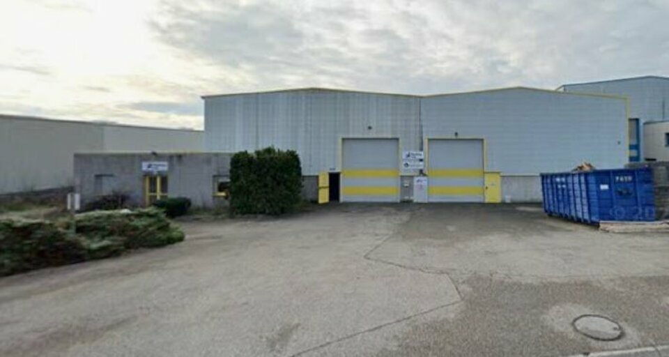 Local commercial 3480 m² · à Beligneux · 3 480 m² · 16 820 €/mois