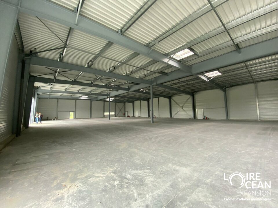 Local commercial 1172 m² · à Le Loroux Bottereau · 1 172 m² · 10 743 €/mois